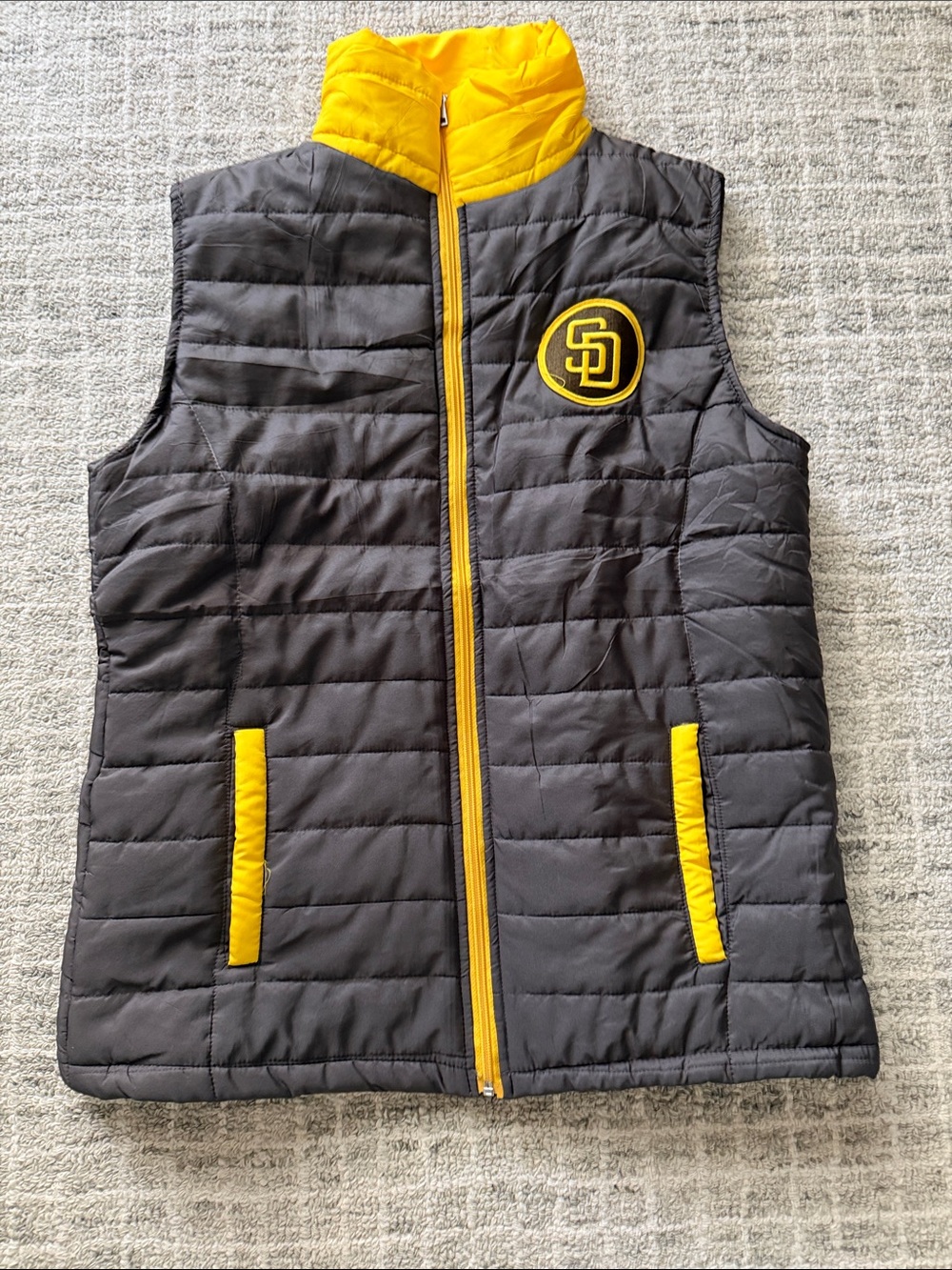 San Diego Padres Quilted Puffer Vest, size medium  UNISEX